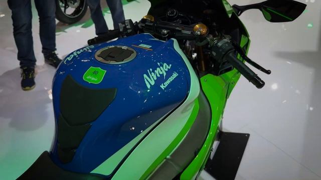 Kawasaki Ninja ZX-10R 40th Anniversary Edition 2024 | 4K смотреть онлайн