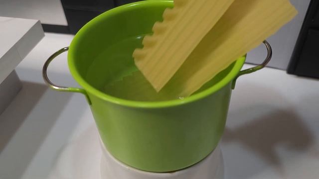 Easy Homemade Mini Lasagna | Let's make a quick and simple Mini Lasagna | Mini Food смотреть онлайн