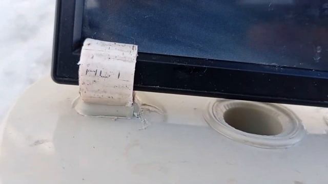 Что твориться в пруду под толстым льдом ? смотреть онлайн