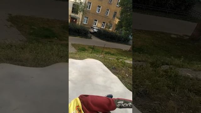Катаемся с друзьями На матрасах смотреть онлайн