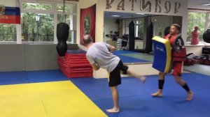 Учимся удару бек кик