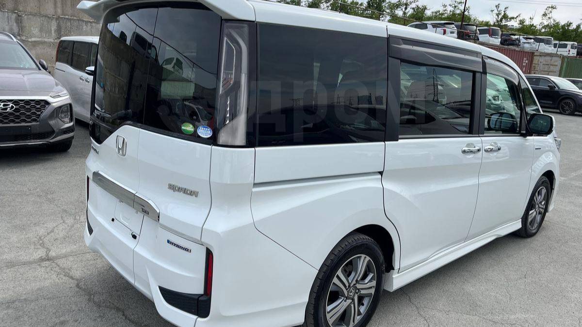 Honda Stepwgn Spada Авто из Японии