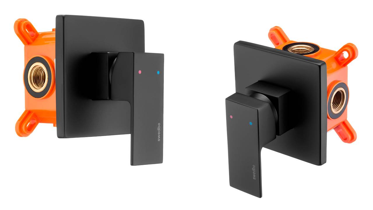 Распаковка черного встраиваемого смесителя в монтажном боксе Swedbe Platta 5522B смотреть онлайн