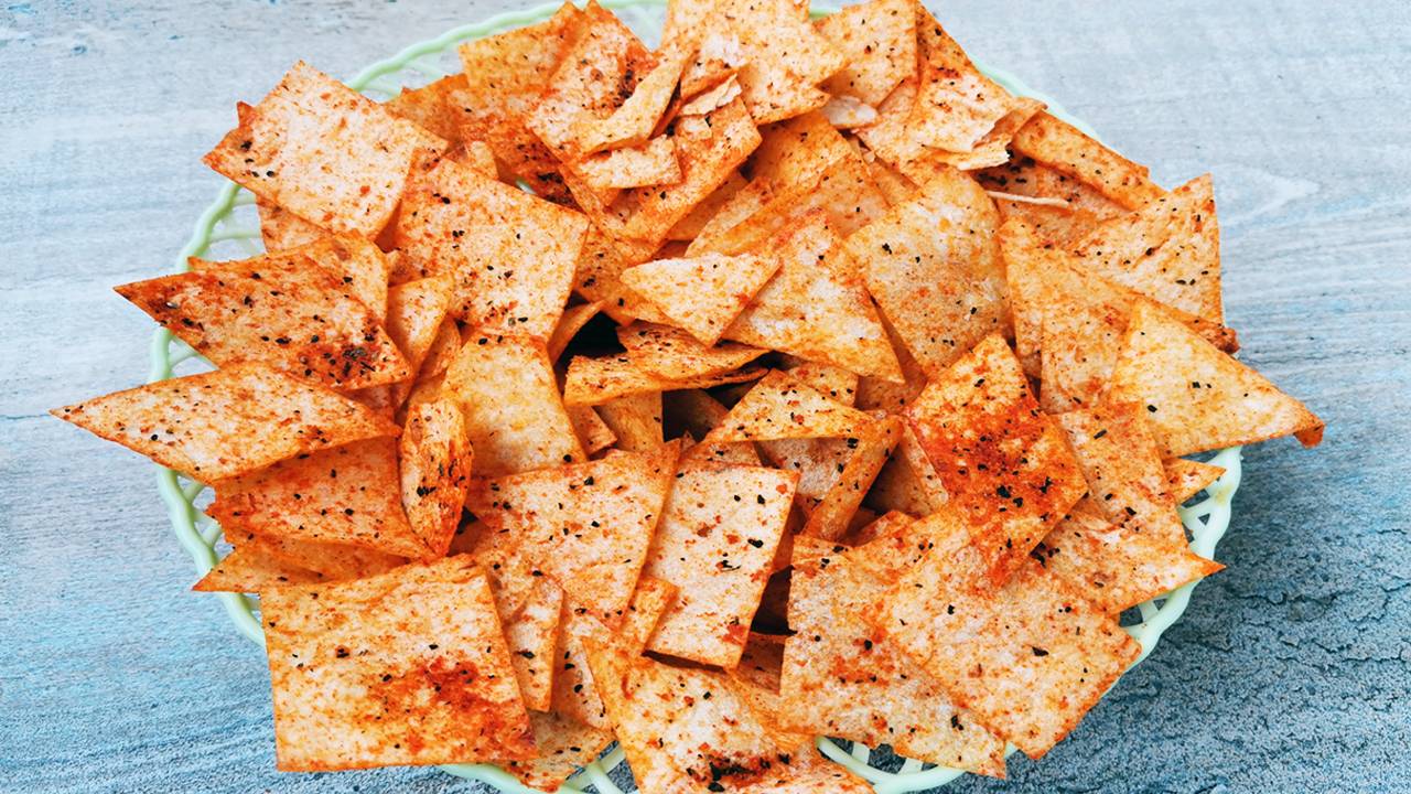 Чипсы из лаваша в микроволновке за 1 минуту! Готовим чипсы по домашнему. смотреть онлайн