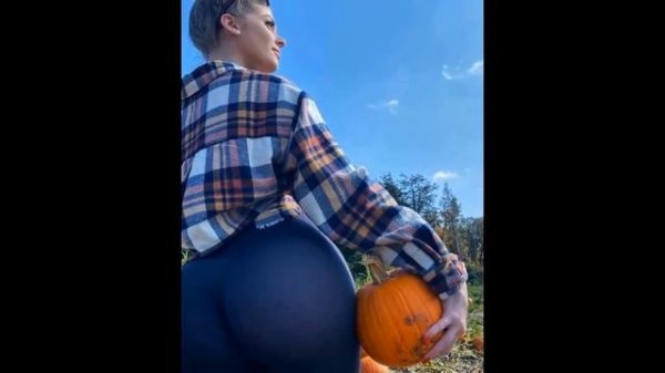 Lindsay Capuano - Curvy Instagram Model[ Biography | Pics | Lifestyle | Wiki | Facts | Net Worth]