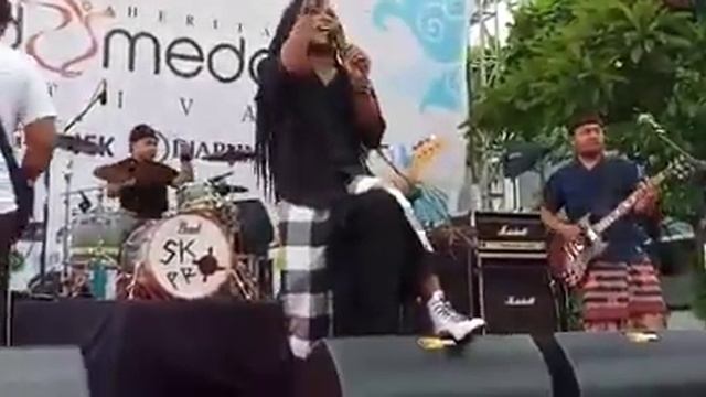 Bani garansi (Live) - nanoe Biroe (Full Band) смотреть онлайн