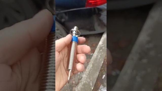 Пружина для открывания крышки багажника