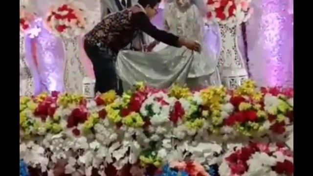 Pesta pernikahan Fahrudin L Mappatunru dan Melda Togora смотреть онлайн