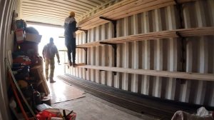 Доделываем полки в контейнере. И так сойдёт!