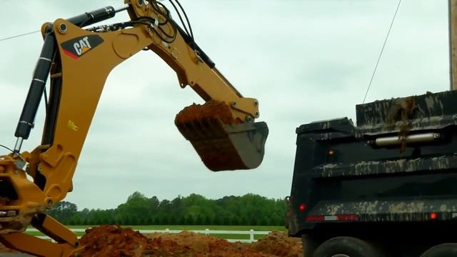 Cat 450F Backhoe Loader Overview смотреть онлайн