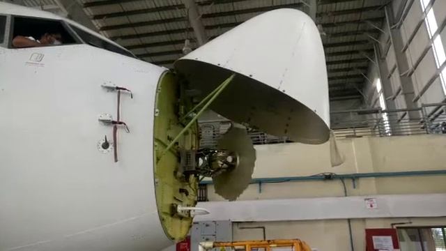 Weather Radar testing going on B737-800 смотреть онлайн