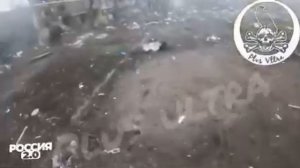 Дзержинск (Торецк). Наши солдаты рискуют собой, выводя мирных жителей из опасности.