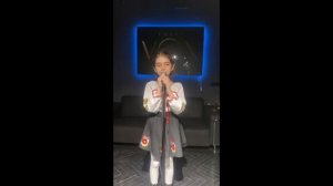 Алиса на вокале с Игорем и Ромой