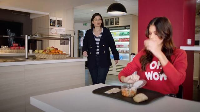 Publicité Chérie FM Iris Mittenaere смотреть онлайн