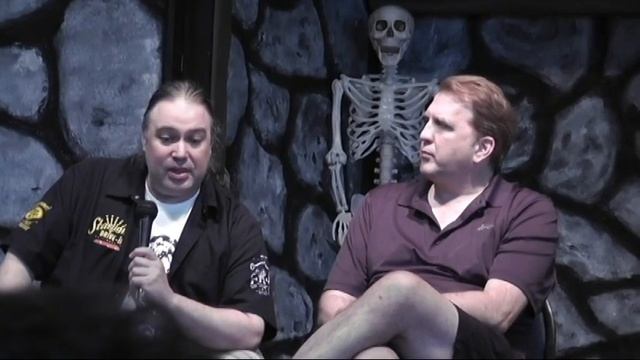 Author Lee Lambert discusses Don Post Studios book at Don-Con смотреть онлайн