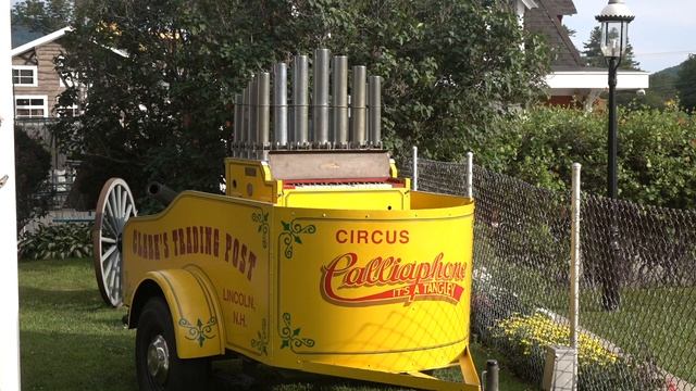 Super Mario Brothers Medley Played On A Vintage Calliope смотреть онлайн