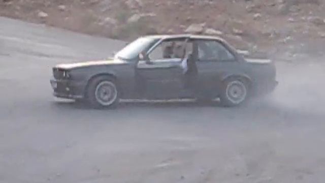 bmw 325 drifting in nabatieh, south lebanon смотреть онлайн