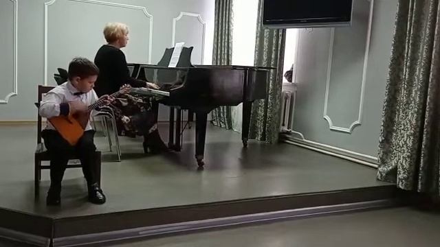 Пахомов Лев Й. Гайдн "Минуэт" смотреть онлайн