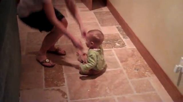 Katya standing for the first time! смотреть онлайн