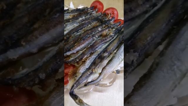 Жаренная Мойва на шпажке смотреть онлайн