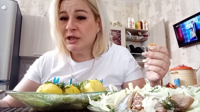 Мукбанг. Селедочка с картошкой👍 смотреть онлайн