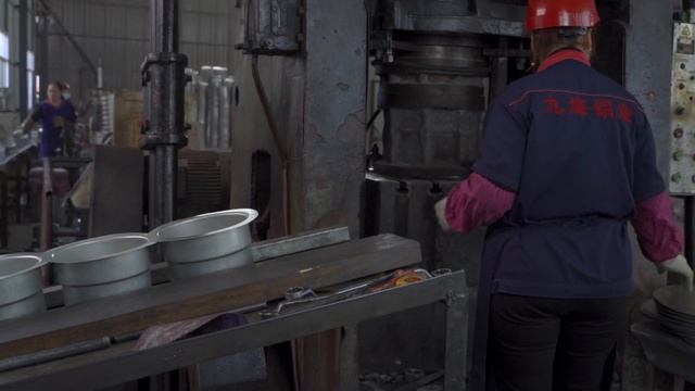 The aluminum pot was unexpectedly made in this way смотреть онлайн