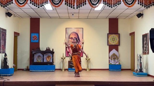 Hanuman Chalisa | Amazing Performance by @archanam | Advaita Awakening Youth Retreat 2024 смотреть онлайн