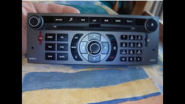 Réparation demontage et nettoyage autoradio GPS RT3 CAN смотреть онлайн