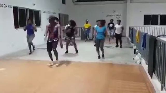Os Negrinhos feat Nerú Americano - Ai Coração Coreografia (afro House) смотреть онлайн