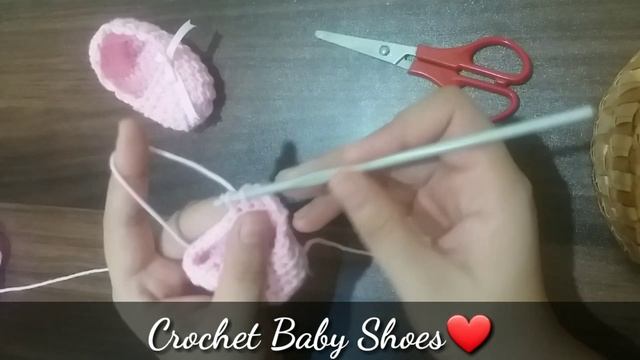 How To Crochet Baby Shoes | Crochet For Baby | Booties By UniQue Creations смотреть онлайн