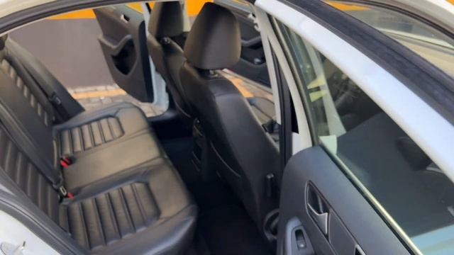 Diferenças entre interior claro e preto do Jetta Highline 2017 смотреть онлайн