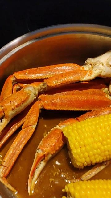 WOW 😮 CRAB 🦀 LEGS BOIL UP смотреть онлайн