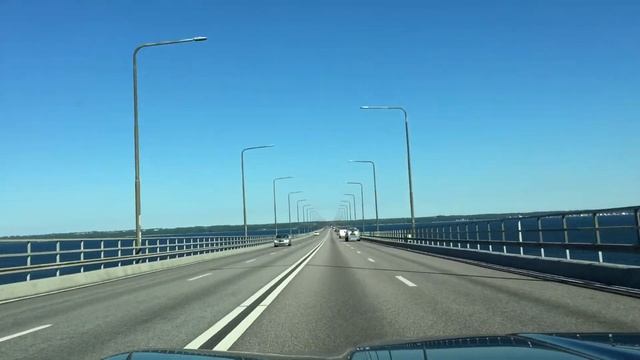 Driving Corvette C4 crossing bridge from Kalmar to Öland, loud wind noise. смотреть онлайн