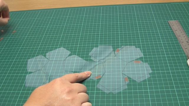 DIY Dodecahedron Garland | How to Make Iridescent Geometric Shapes | Fairy Lights & Easy Party Deco смотреть онлайн