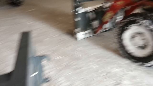 Новый фронтальный погрузчик в хозяйстве ПФУ-1 АЗАС. №9 смотреть онлайн