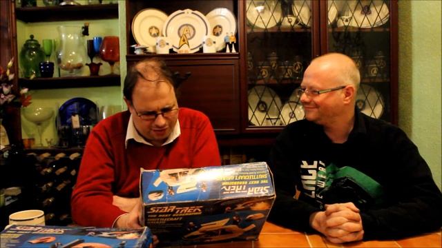 Geekology s5e32: Retro - Galoob Star Trek: Next Generation Vehicle Playsets смотреть онлайн
