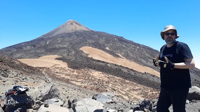Summit of PICO VIEJO Volcano on Tenerife (ca. 3170 masl) #tenerife #volcano #lava #canarias #travel смотреть онлайн
