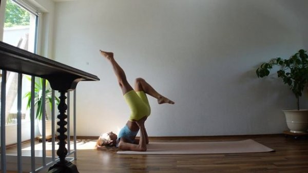 CALMING STRETCHING MORNING ROUTINE