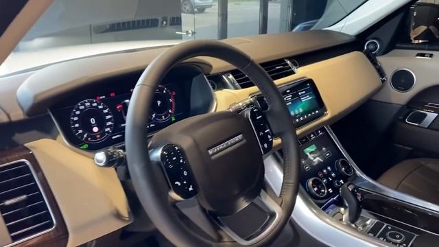 Видеопрезентация автомобиля Range Rover Sport смотреть онлайн