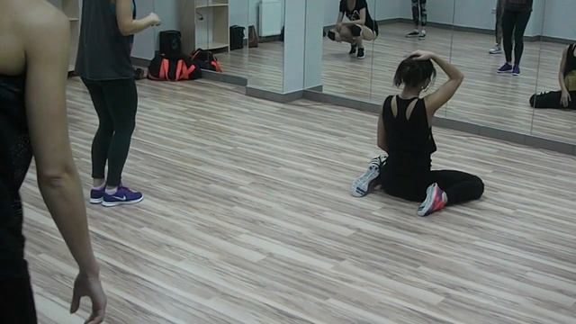 CHEEKYDANCE / СНИМАЕМ ТАНЦОВЩИЦ / SHAKE YOUR ASS, BABY смотреть онлайн