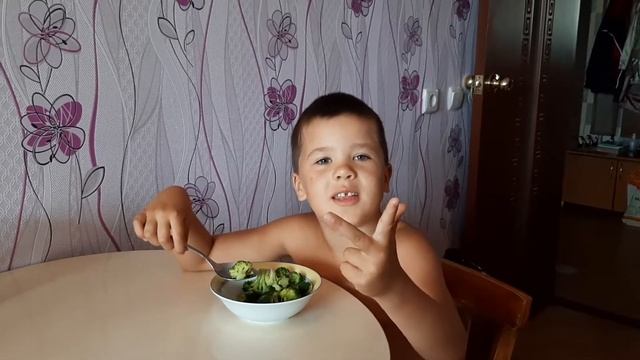 Я люблю брокколи))) А вы?