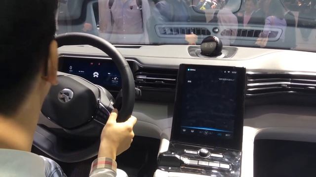 Beijing Auto Show 2018 NIO ES8 Nomi Interaction (2/2) смотреть онлайн