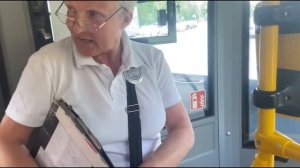 Контролёр ГКУ в СПБ требует лишнего, но пассажир оказался грамотный