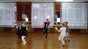 Танец с кубиками