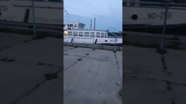 Теплоход прибывает на причал 23го лесозавода #архангельск #маймакса #бревенник #теплоход смотреть онлайн