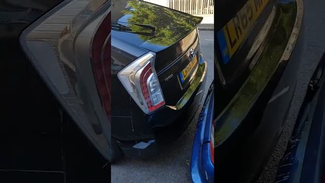 Idiot driver scratched my car whilst parking! смотреть онлайн