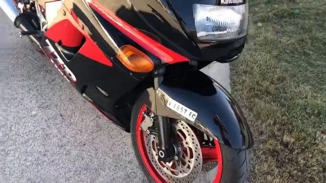 KAWASAKI ZZR1100 1992 смотреть онлайн