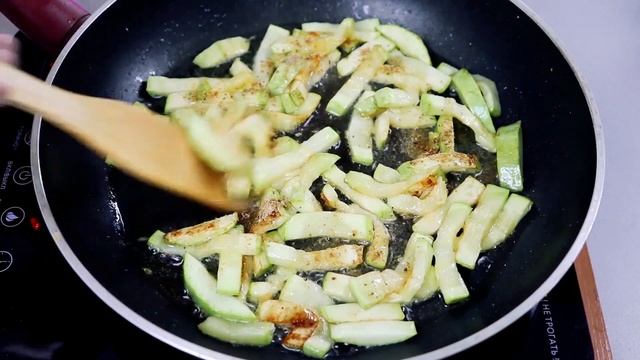 Жареные Кабачки Соломкой ! 5 минут и все готово ! смотреть онлайн