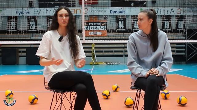 #VoleyBolOlsun 3.Bölüm | Konuk: Dilay Özdemir ve Defne Başyolcu смотреть онлайн