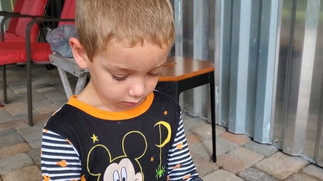 David does the Falling Orange Experiment!!! Давид проводит эксперимент "Падающий Мандарин" смотреть онлайн